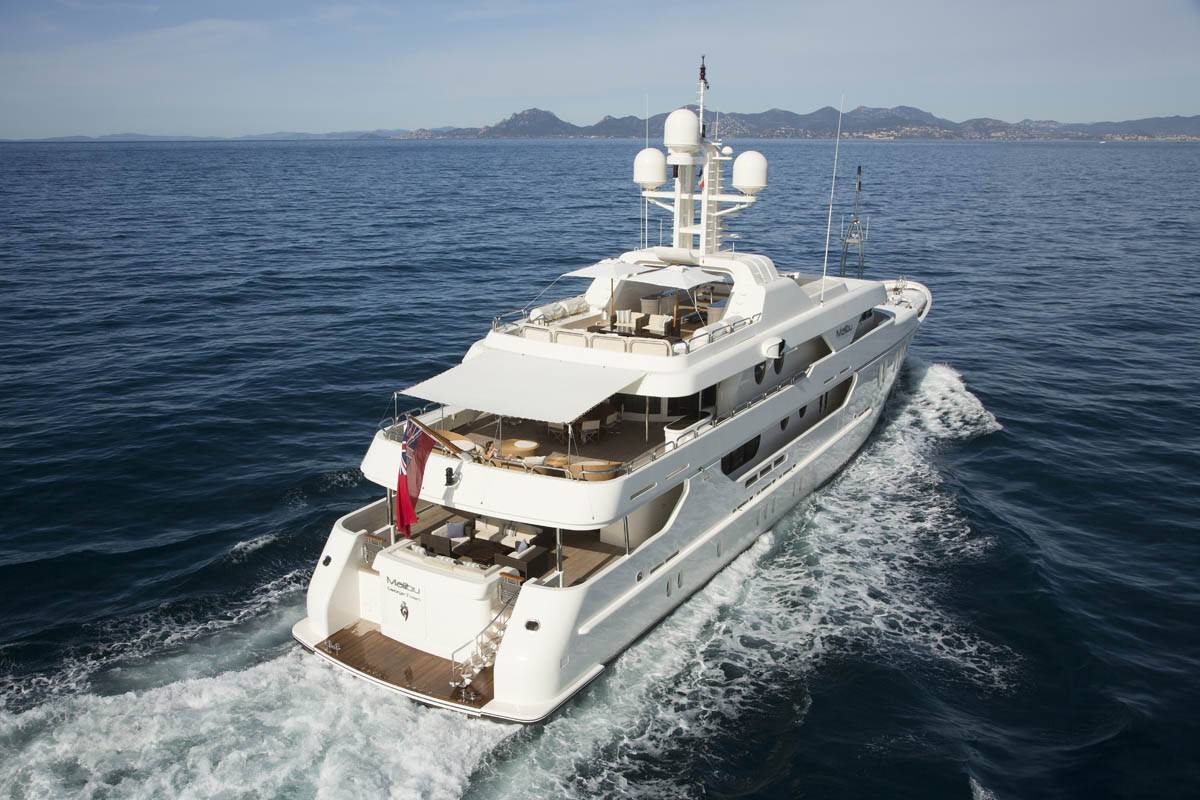 malibu-yacht-charter-motor-boat-ritzy-charters