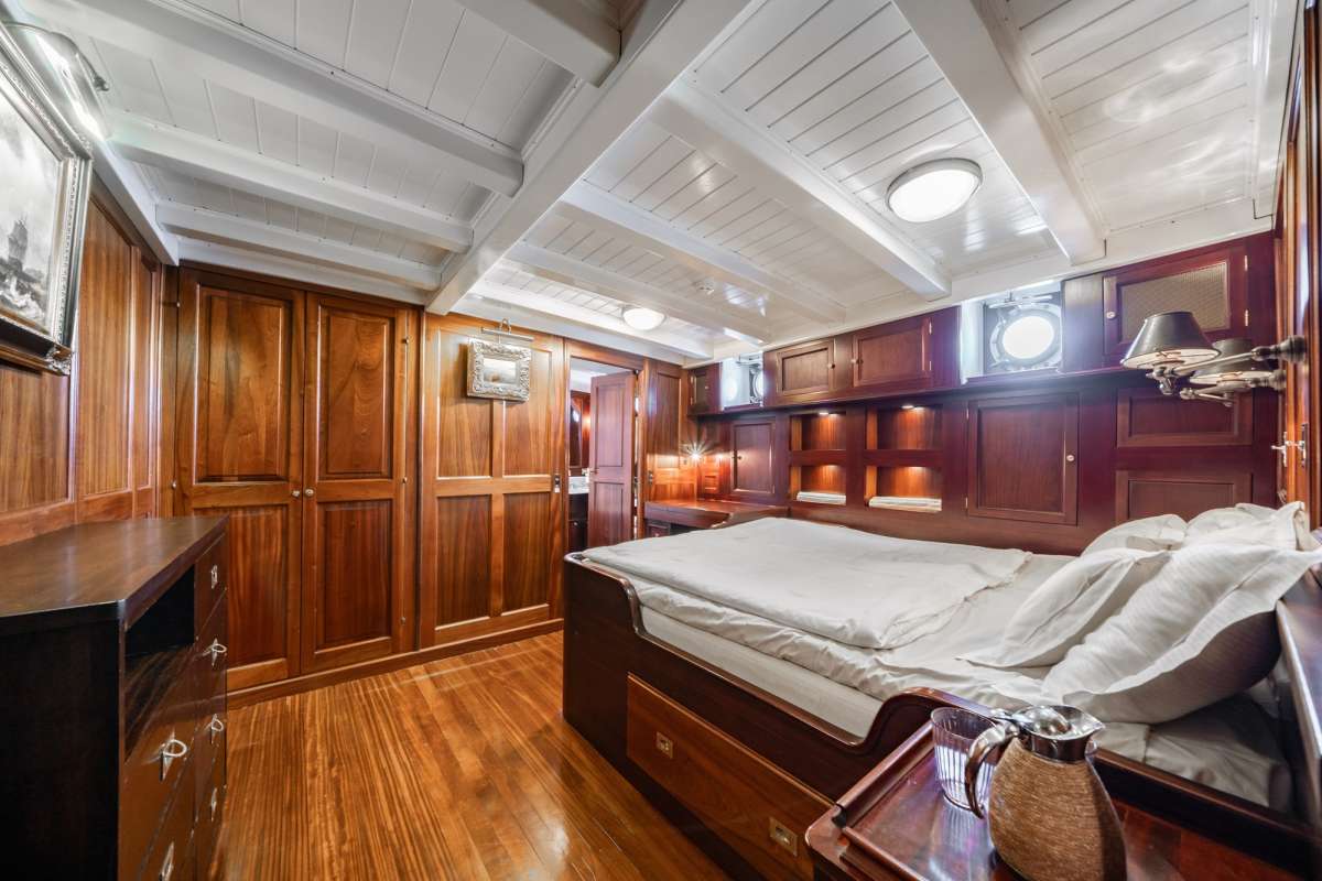 TRINAKRIA - Double Stateroom