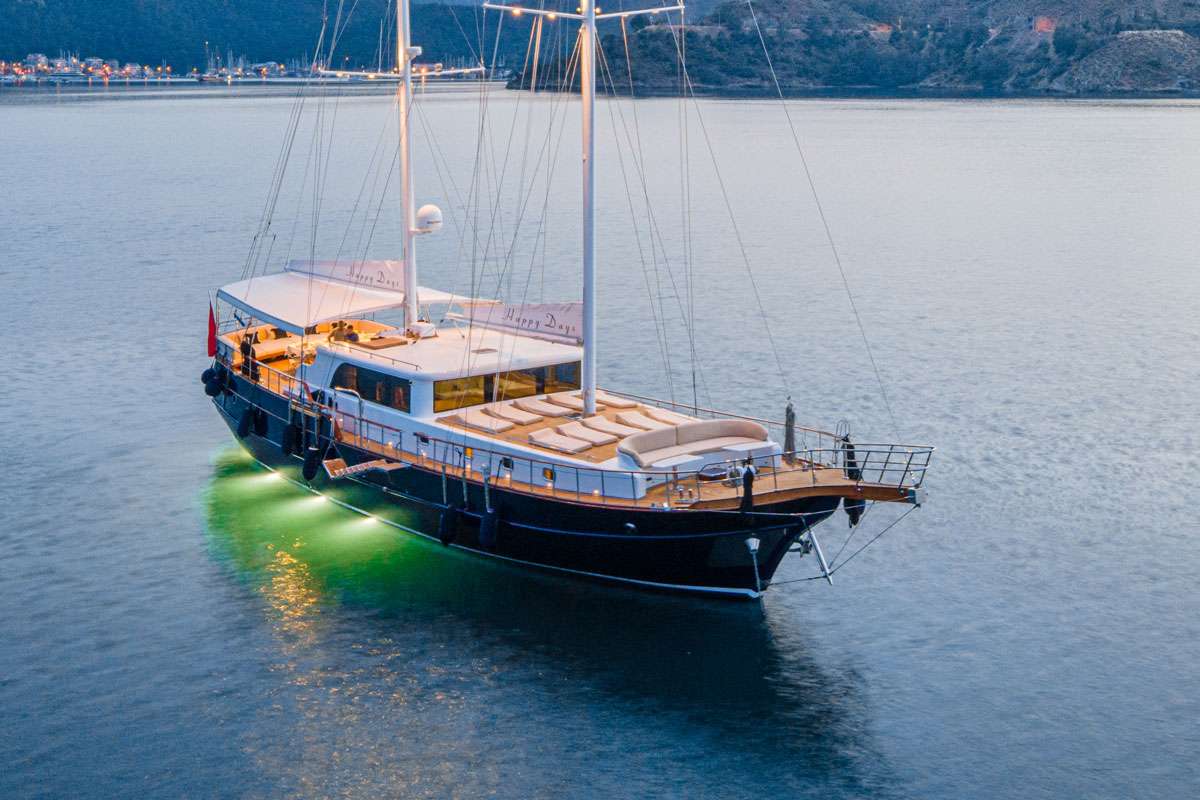 HAPPY DAYS
30.00m (98´5´)  |  5 Cabins  |  10 Guests
** HAPPY DAYS DOES NOT CARRY SAILS **