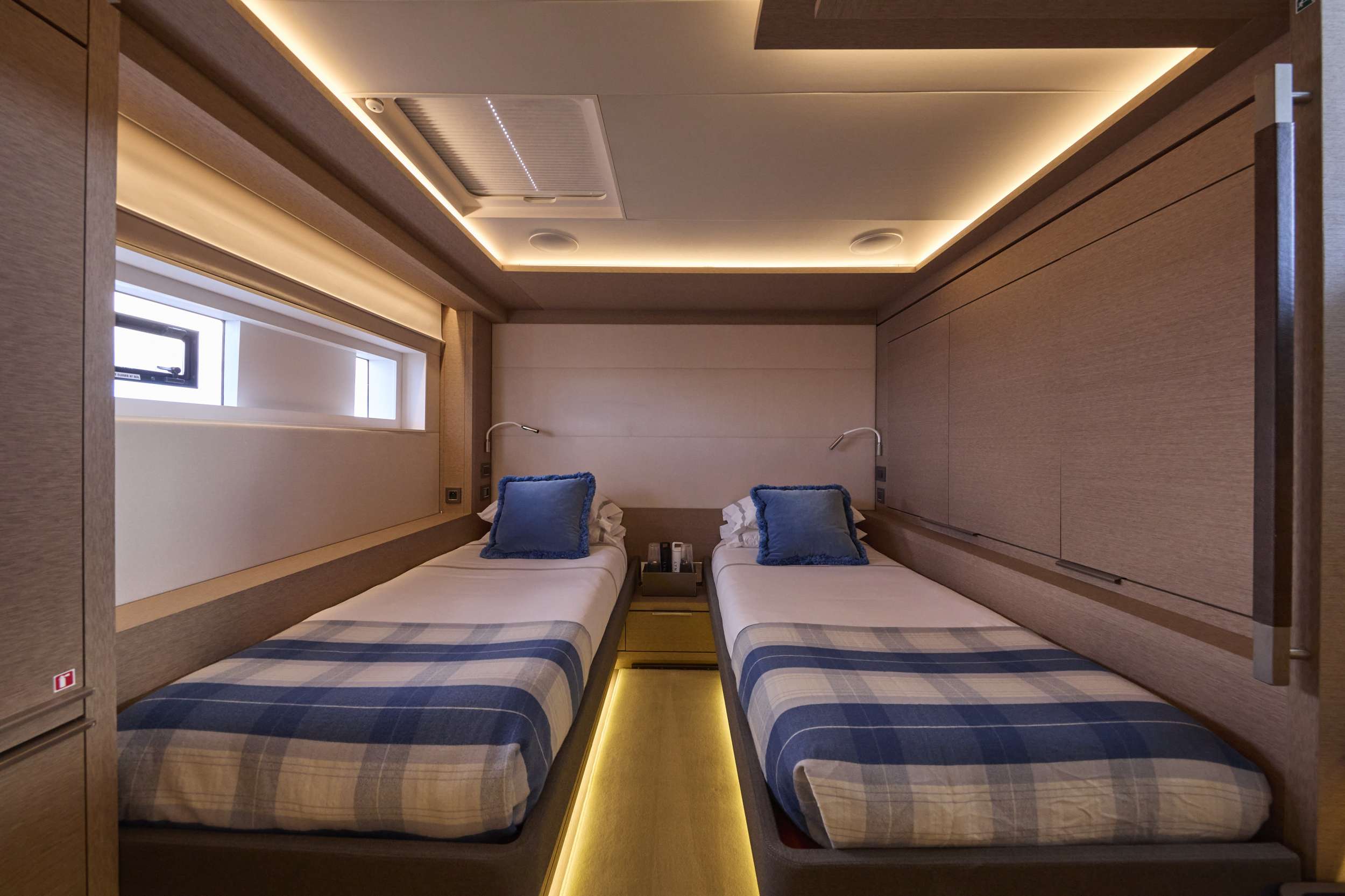 La Gatta - Interior Twin cabin