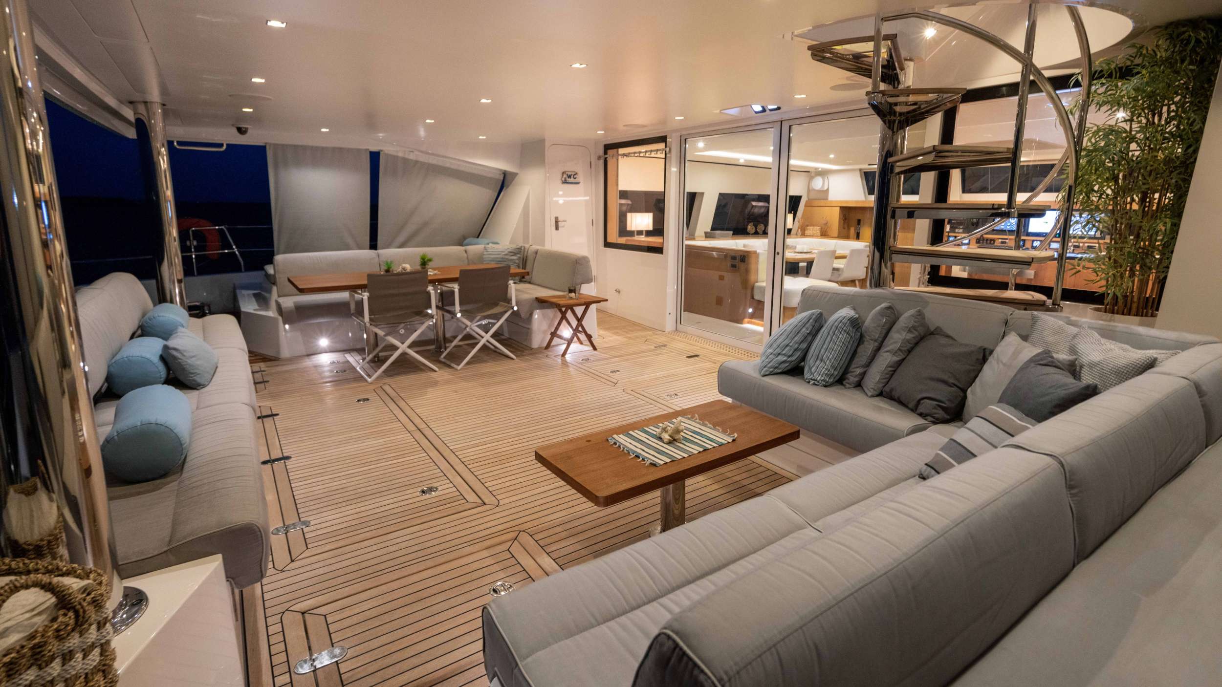 Aft Deck Seating