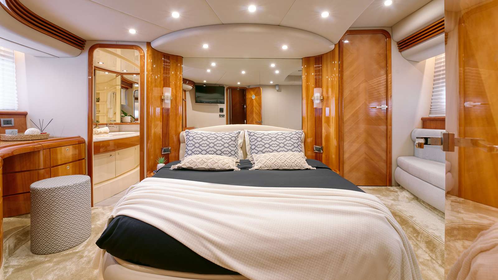 VIP Cabin