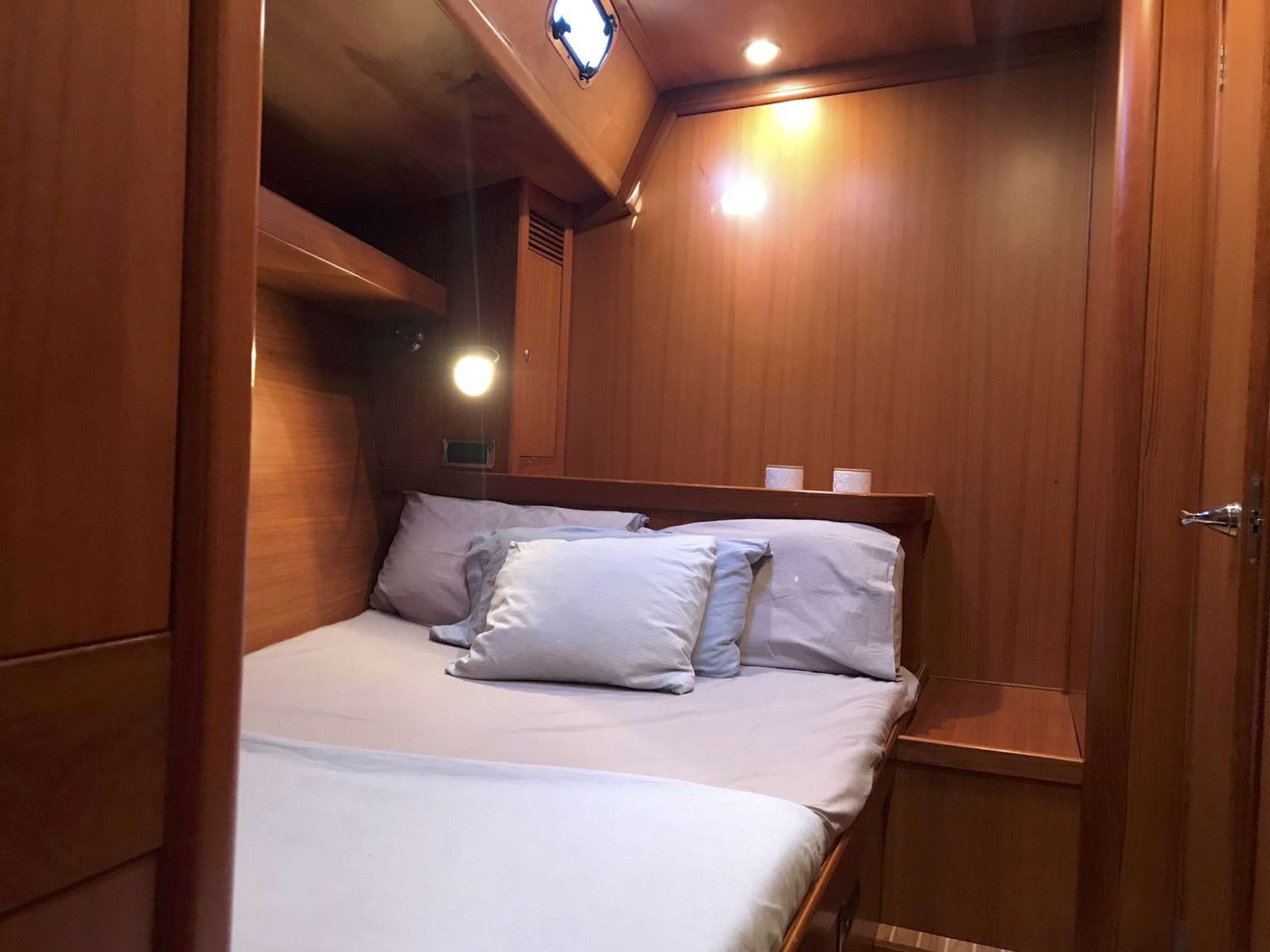 Guest starboard double suite