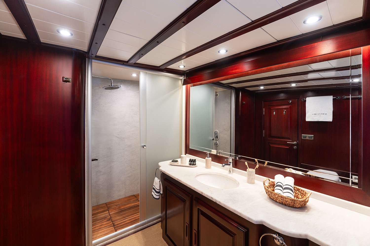 Port Twin Cabin Bathroom